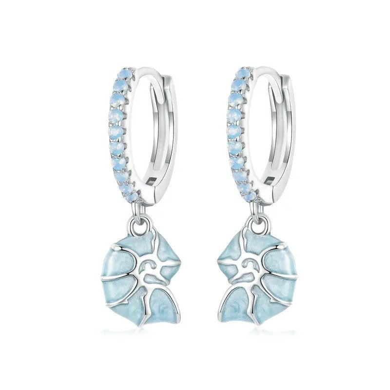 Pendientes hipoalergénicos con forma de concha azul y forma de concha