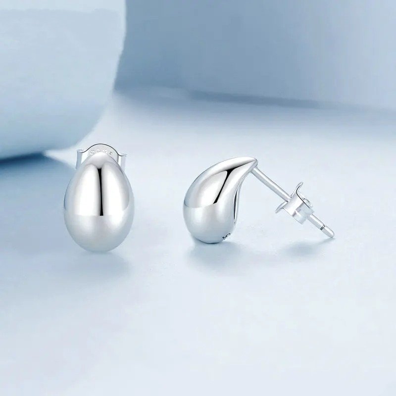 Pendientes de gota de agua brillantes Pendientes hipoalergénicos en forma de lágrima
