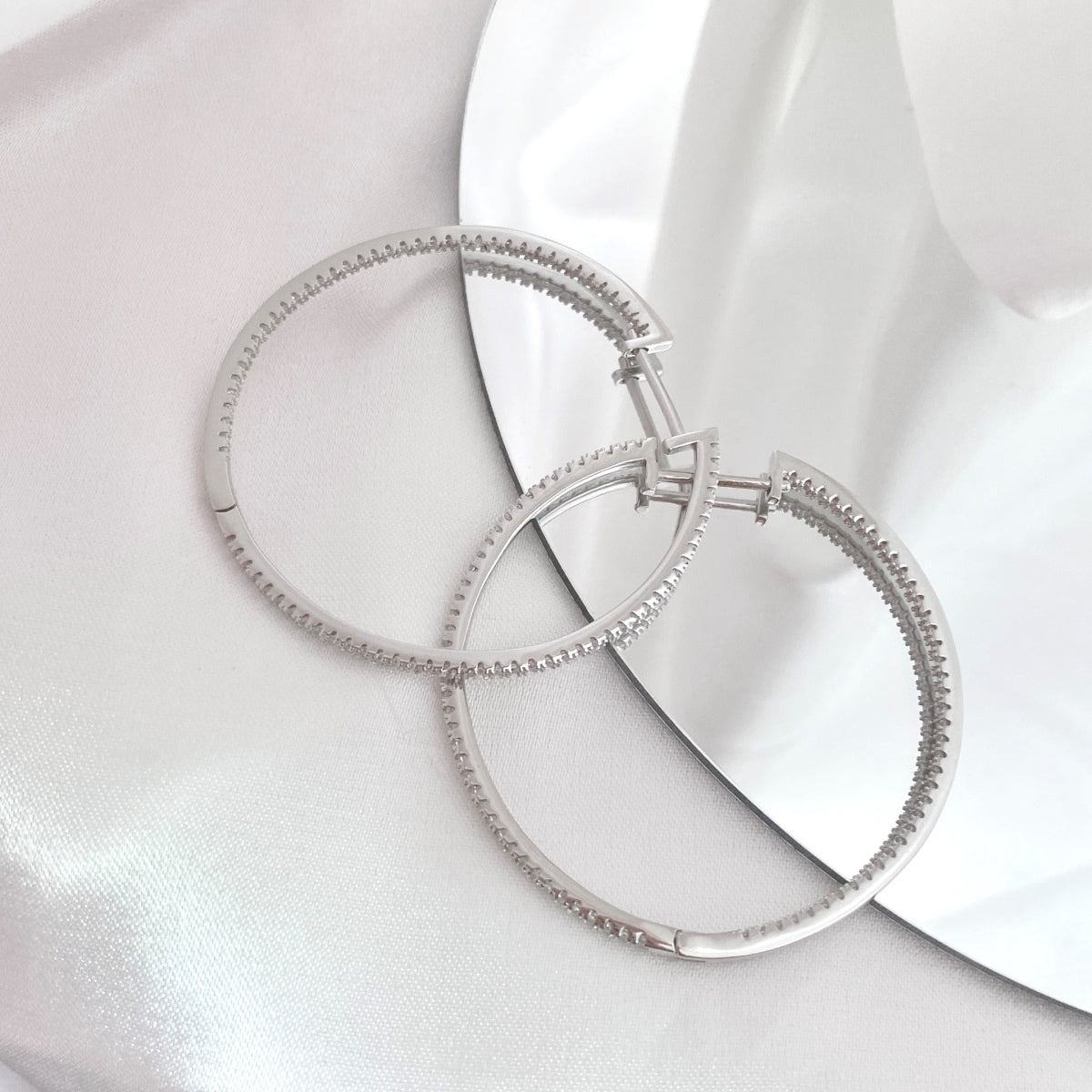 [Bijoux Regalia] Boucles d'oreilles créoles larges populaires