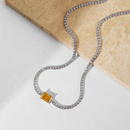 [Joyas Regalia] Collar de talla esmeralda ornamentada de 2,0 quilates