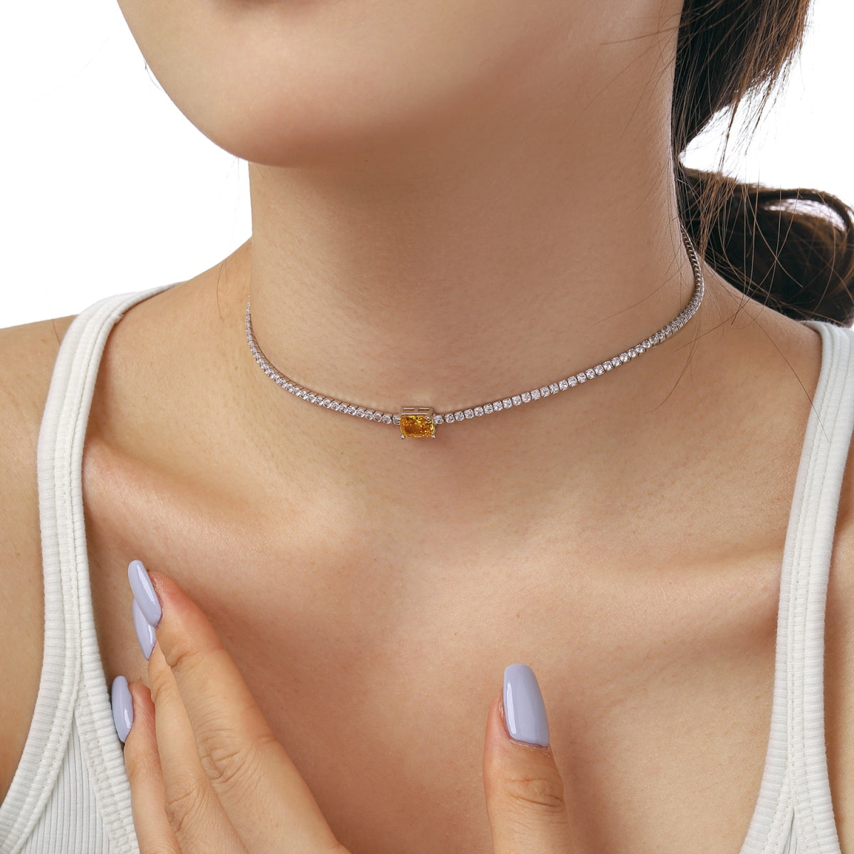 [Joyas Regalia] Collar de talla esmeralda ornamentada de 2,0 quilates