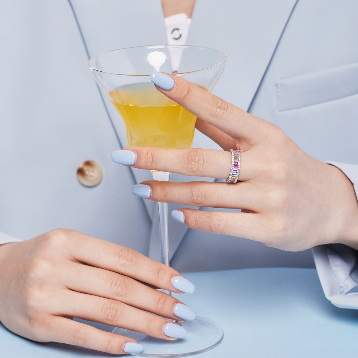 [Joyas Regalia] Anillo diario delicado con corte esmeralda caleidoscópico