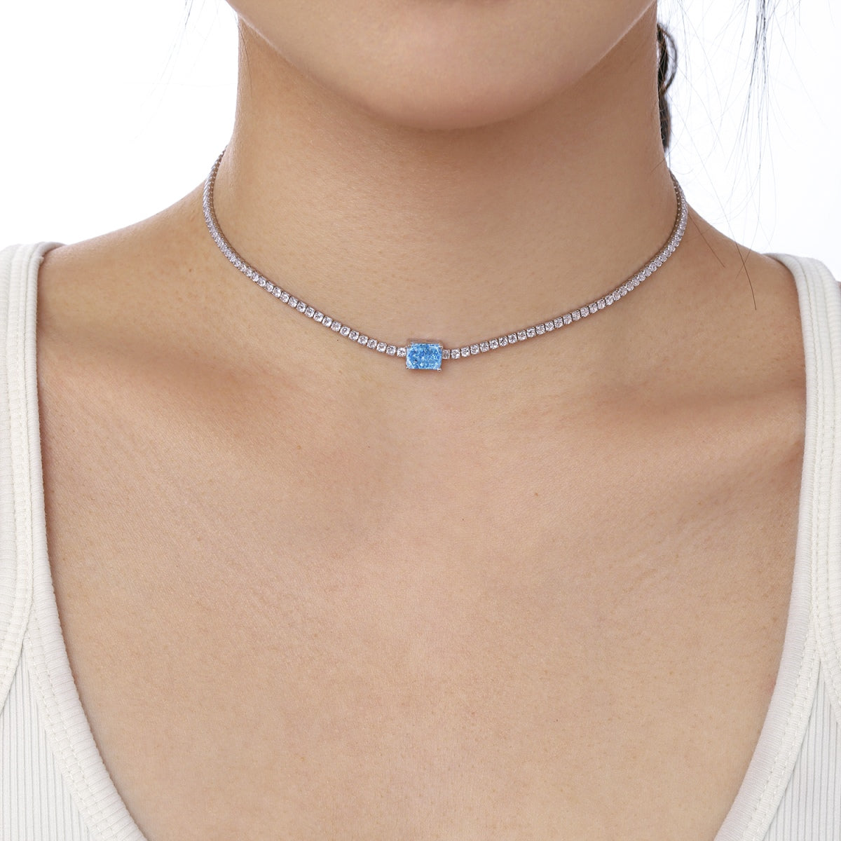 [Joyas Regalia] Collar de talla esmeralda ornamentada de 2,0 quilates