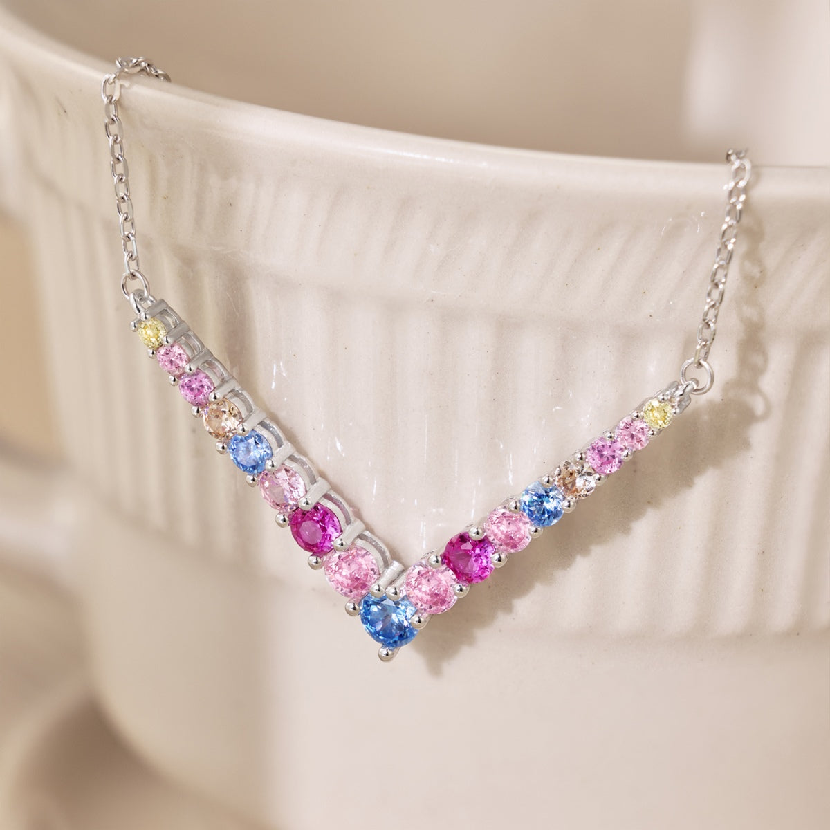 [Joyas Regalia]Collar adornado de corte redondo
