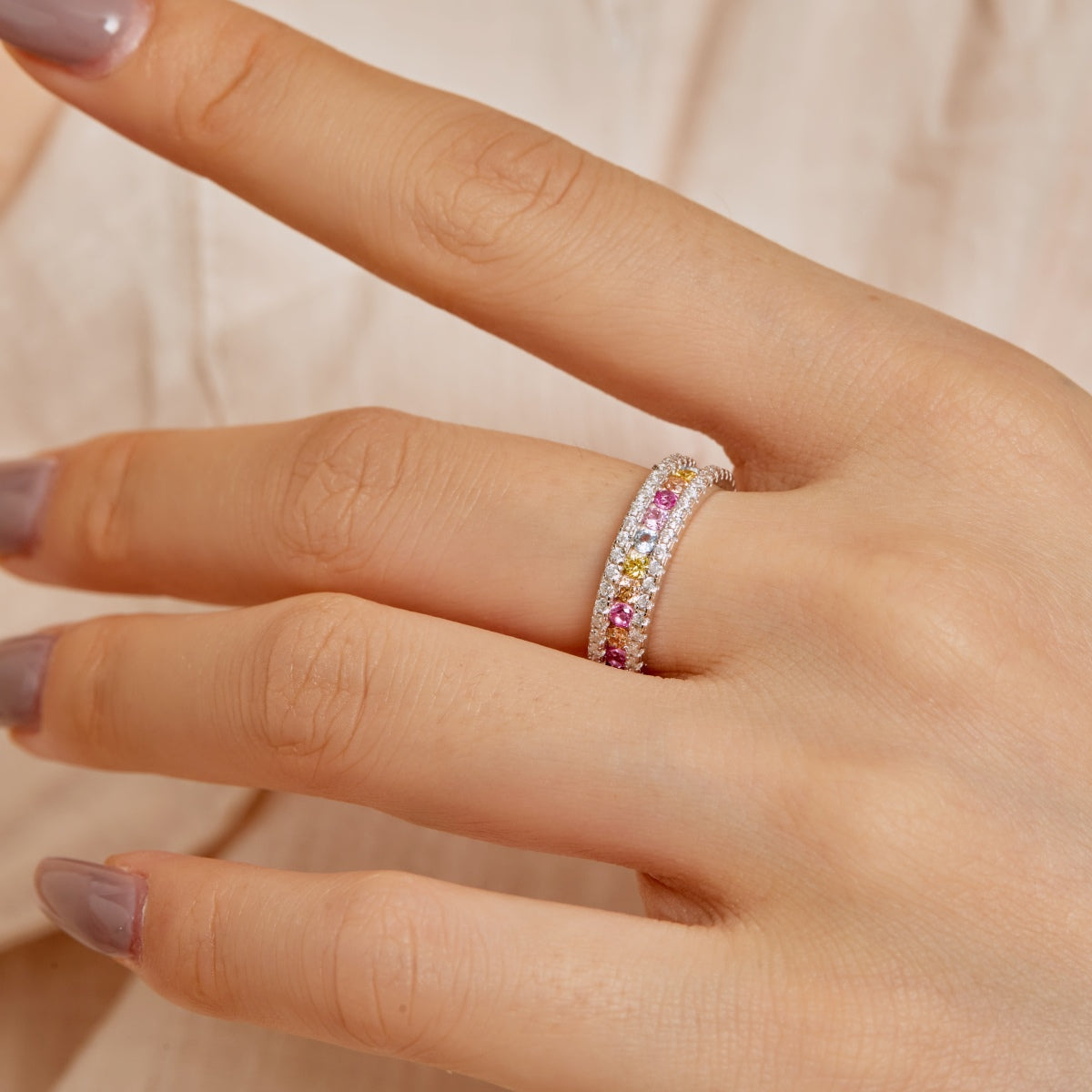 [Bijoux Regalia] Bague quotidienne délicate et colorée à coupe ronde