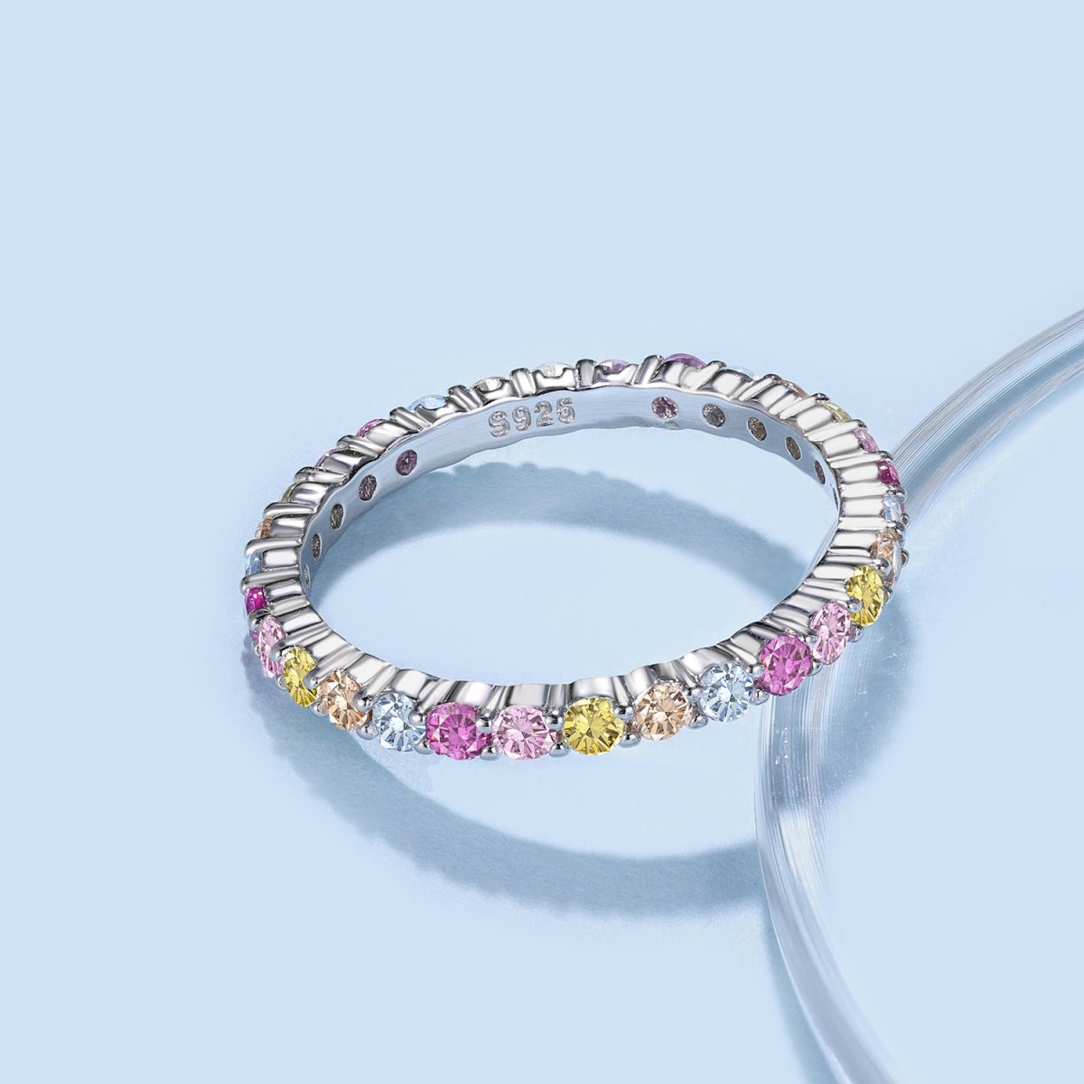[Joyas Regalia] Elegante anillo diario de corte redondo intenso