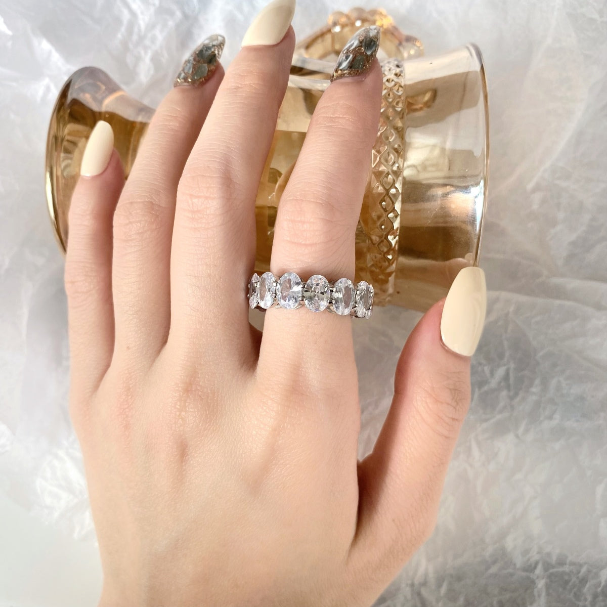 [Bijoux Regalia] Bague tennis allongée délicate taille coussin