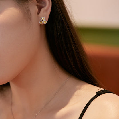 [Joyas Regalia] Pendientes de corte de pera con forma de flor ornamentada