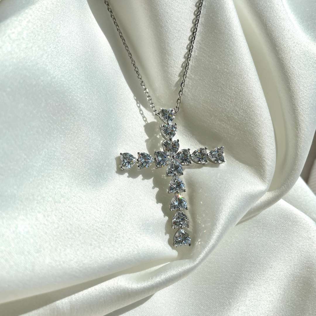 [Joyas Regalia]Collar con forma de cruz radiante