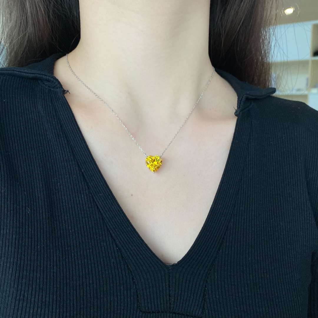 [Joyas Regalia] Collar con forma de corazón radiante de 6,0 quilates