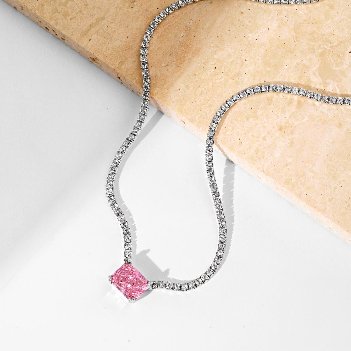 [Joyas Regalia] Elegante collar de corte radiante de 4,0 quilates