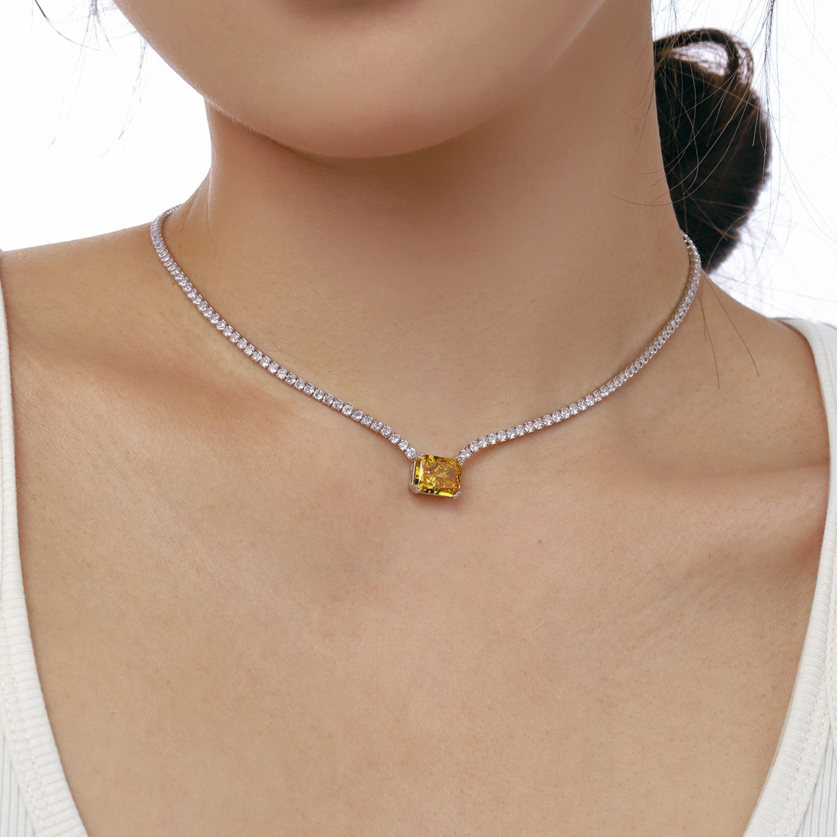 [Joyas Regalia] Elegante collar de corte radiante de 4,0 quilates