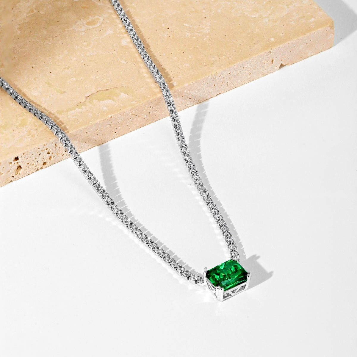 [Joyas Regalia] Elegante collar de corte radiante de 4,0 quilates