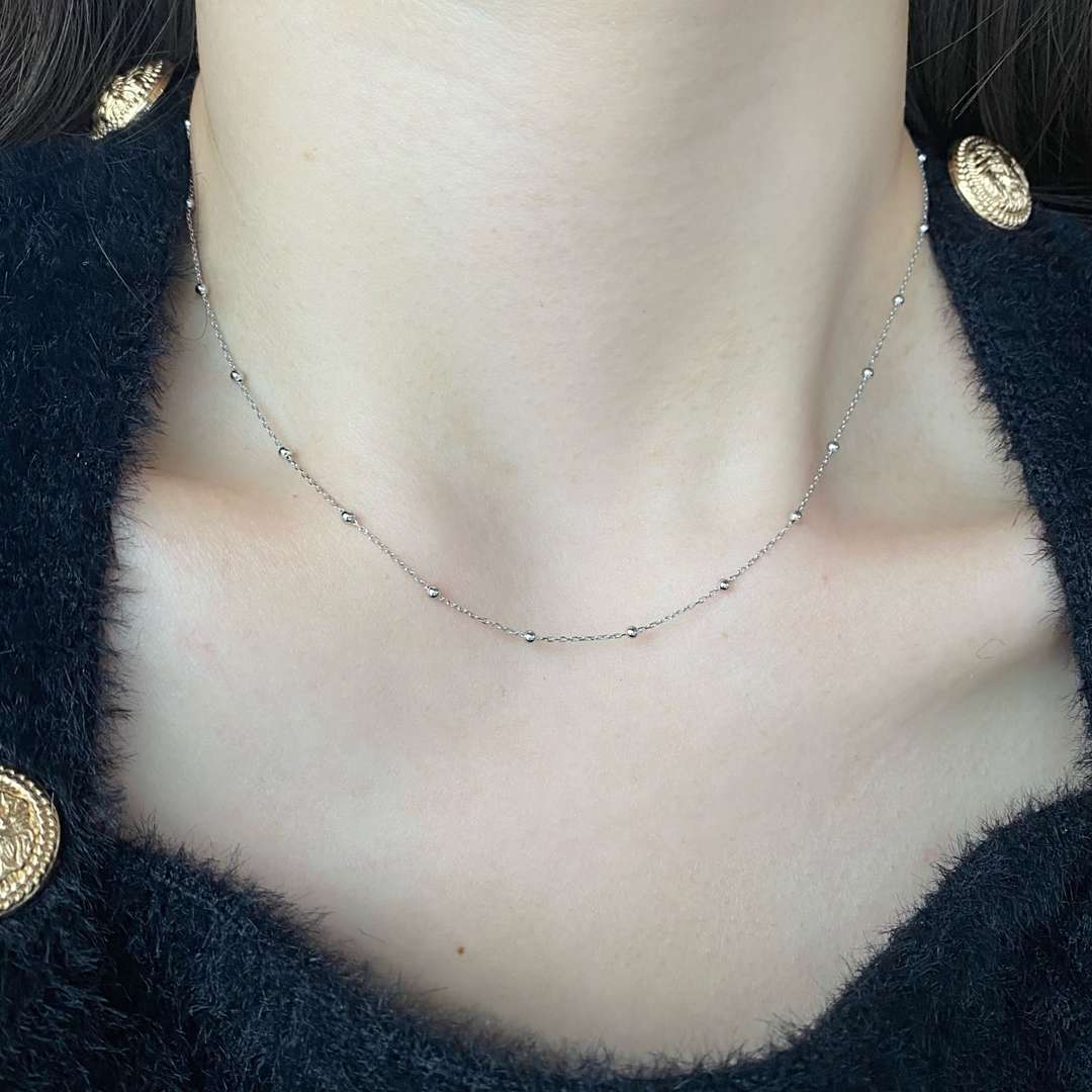 [Joyas Regalia] Collar sencillo con cadena de clavícula y cuentas pequeñas