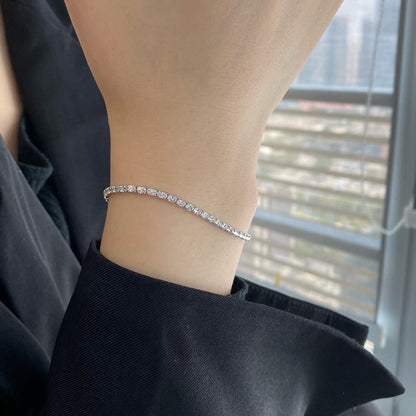 [Joyas Regalia] Elegante pulsera diaria con corte esmeralda