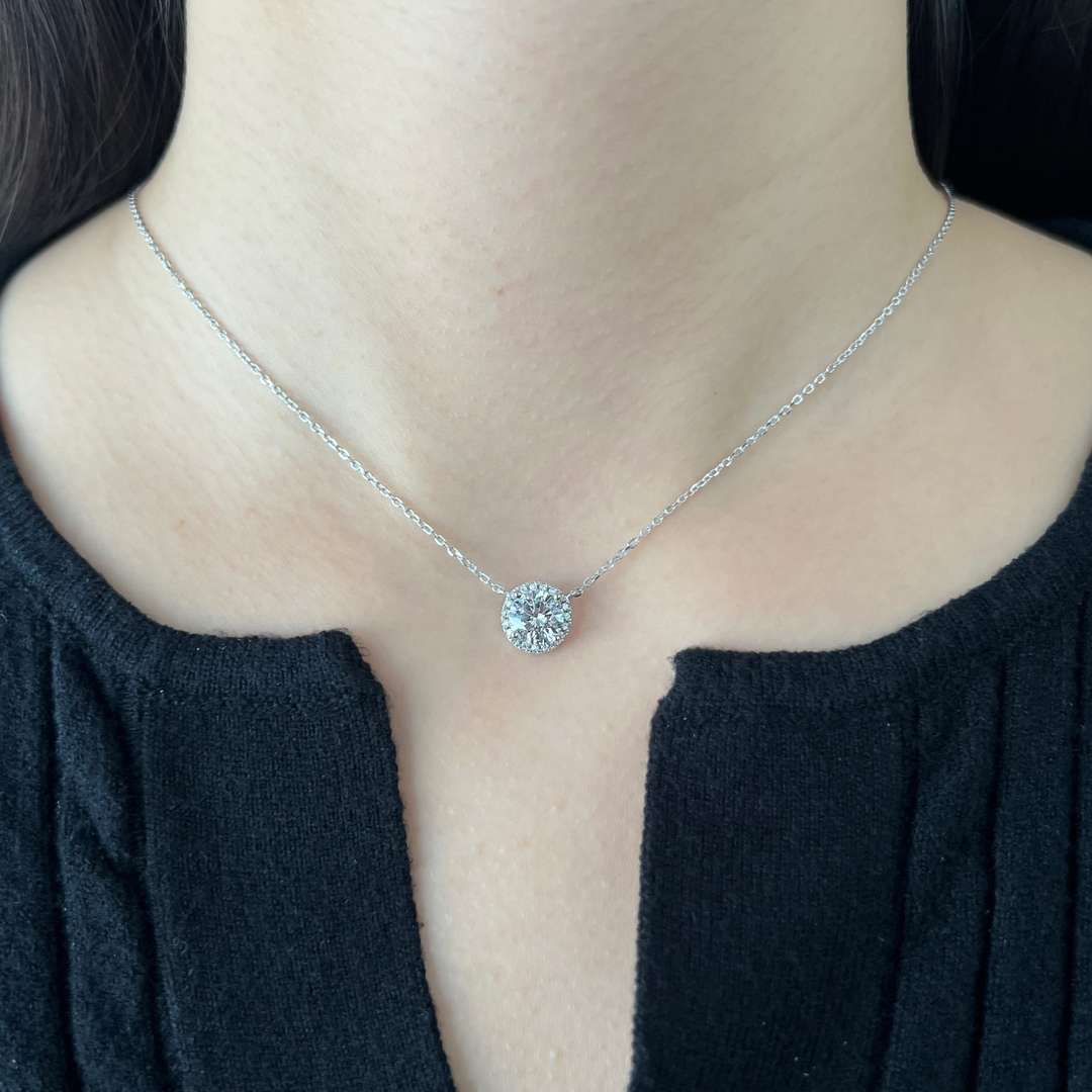 [Bijoux Regalia] Collier luxueux à taille ronde