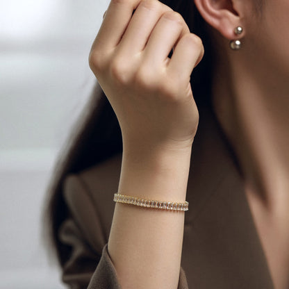 [Joyas Regalia] Exquisita pulsera diaria con corte esmeralda