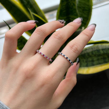 [Joyas Regalia] Exquisito anillo de tenis de corte redondo colorido