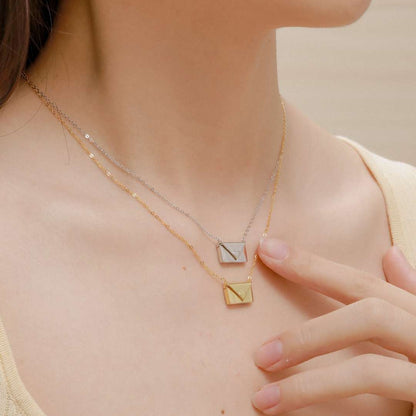 [Joyas Regalia] Collar con forma de corazón para el Día de la Madre