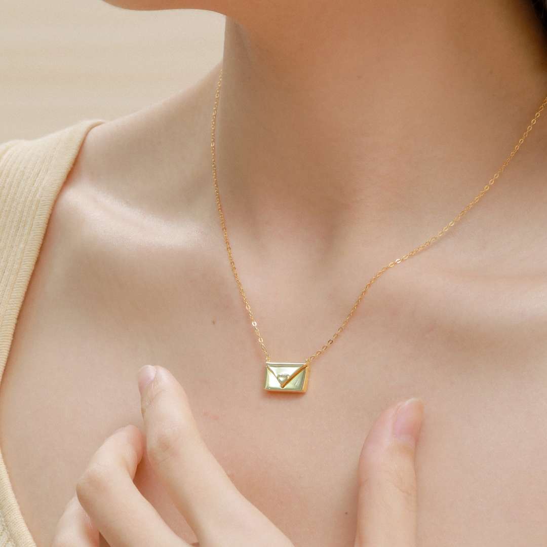 [Joyas Regalia] Collar con forma de corazón para el Día de la Madre