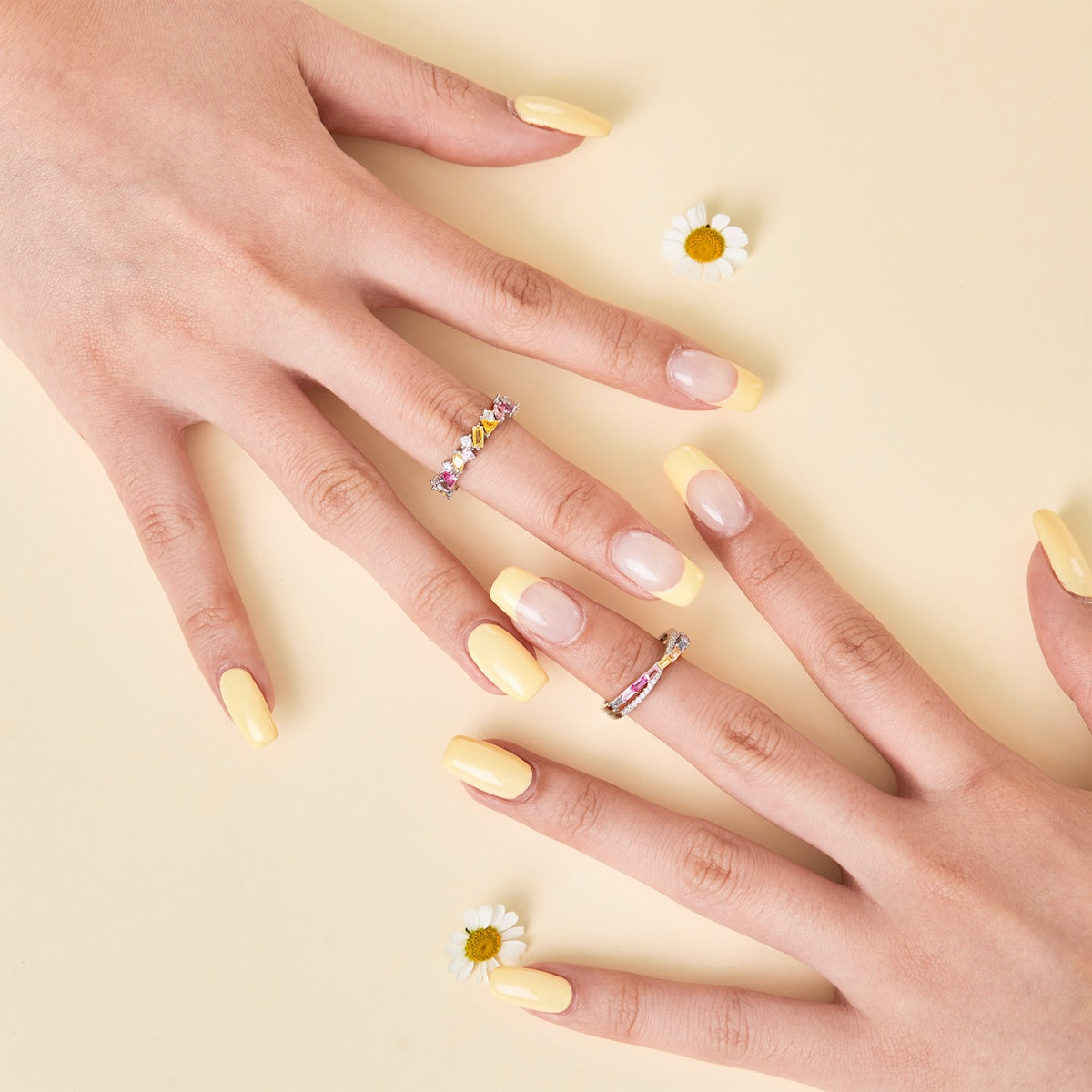 [Joyas Regalia] Anillo de fiesta con corte radiante, elegante y energético