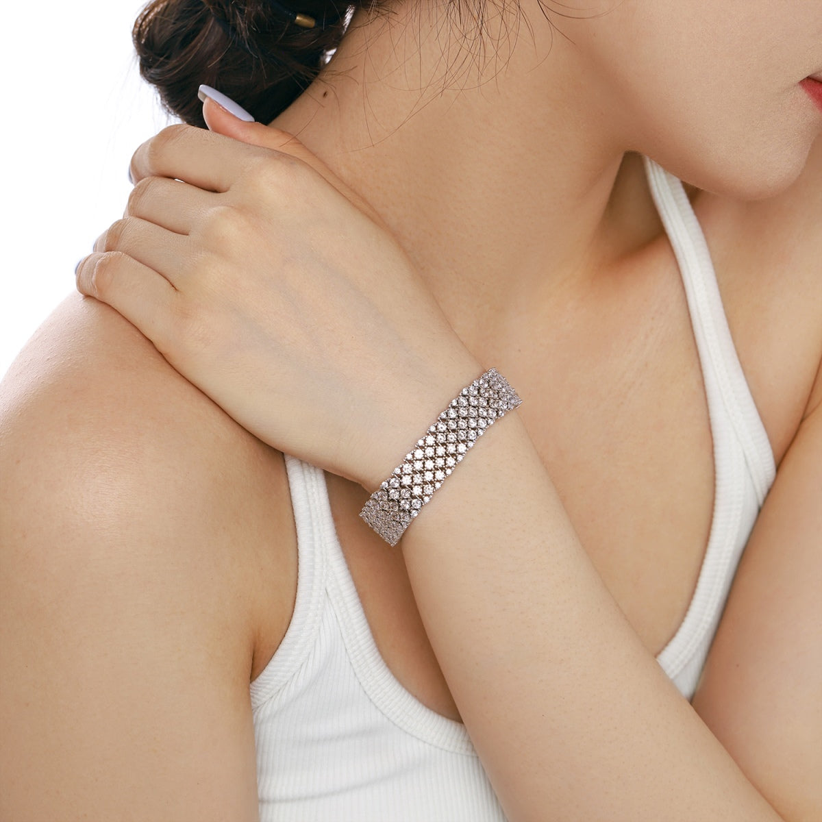[Joyas Regalia] Pulsera de fiesta con corte redondo elegante y ornamentado