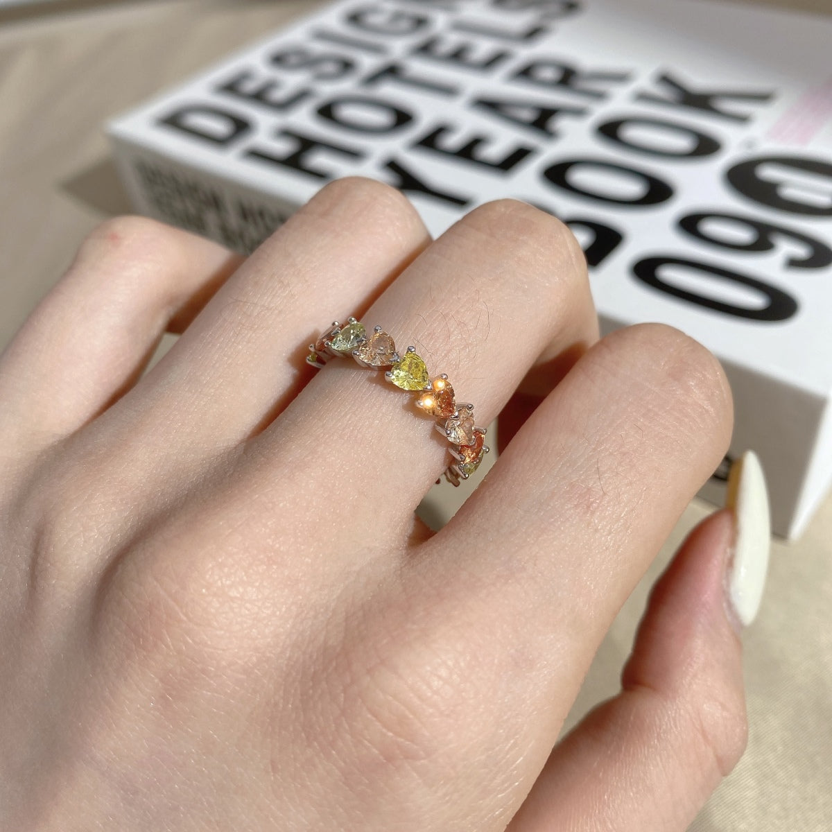 [Joyería Regalia] Anillo de enamorados con corte de corazón, radiante y romántico, de 0,25 quilates