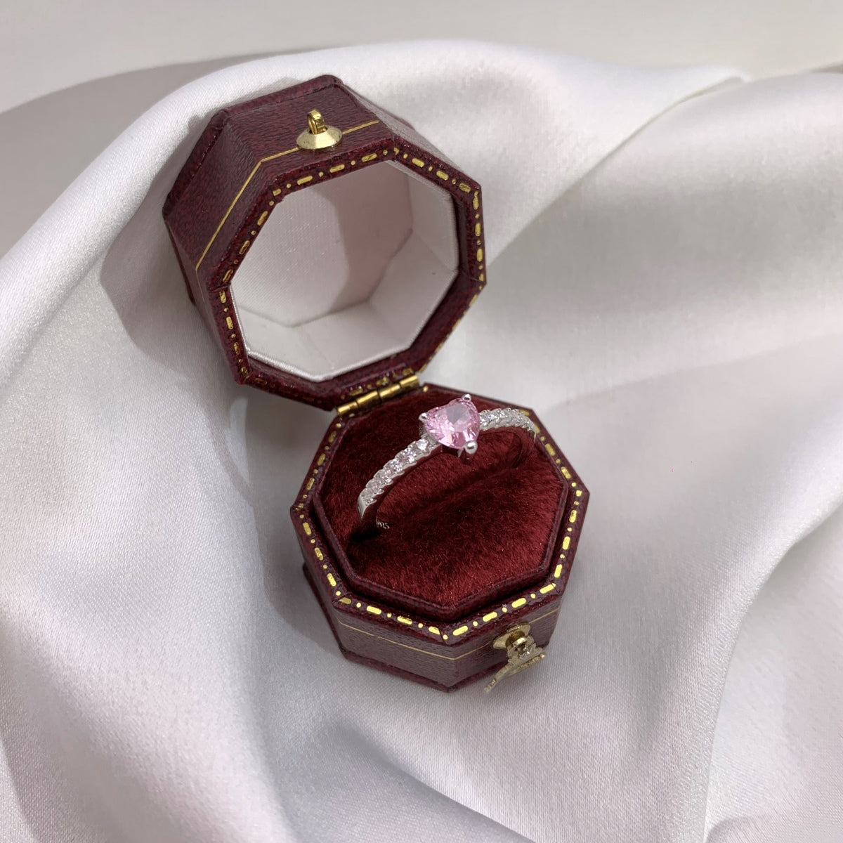 [Joyas Regalia] Anillo de eternidad con forma de corazón de 0,5 quilates