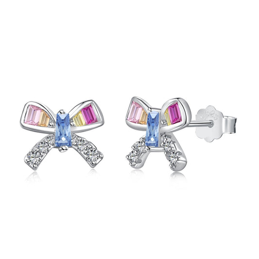 [Joyas Regalia] Pendientes diarios con forma de mariposa ornamentada