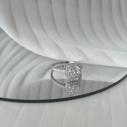 [Joyas Regalia] Anillo de bodas de corte redondo resplandeciente y deslumbrante
