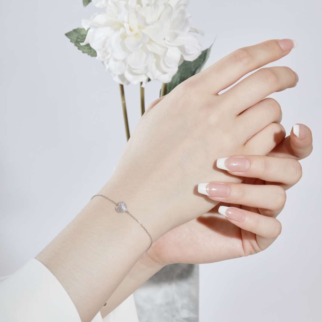 [Joyas Regalia] Pulsera delicada y versátil en forma de corazón