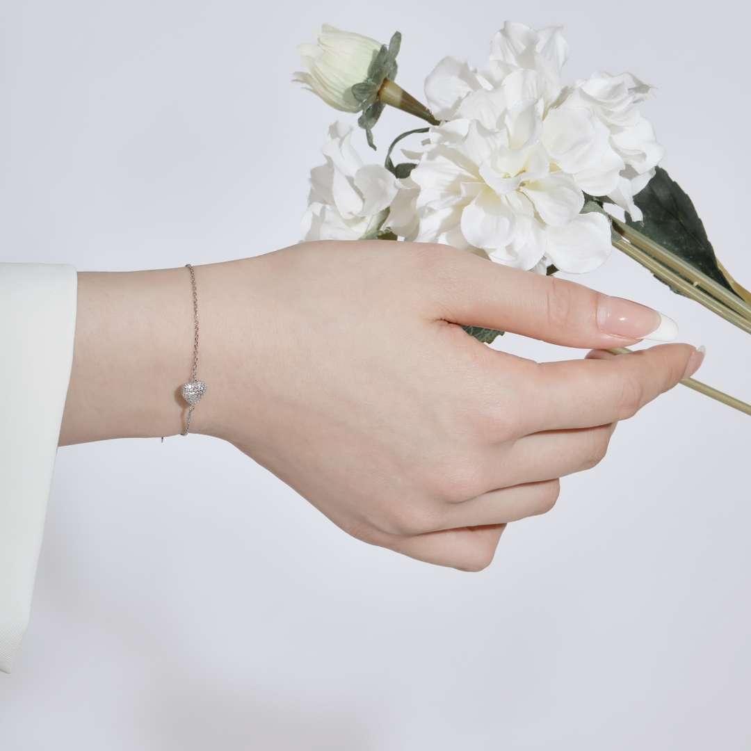 [Joyas Regalia] Pulsera delicada y versátil en forma de corazón