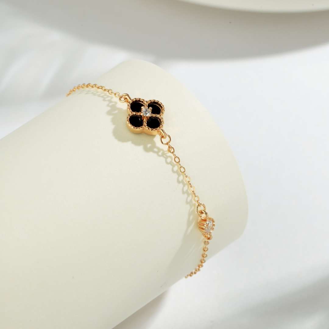 [Joyas Regalia] Delicada pulsera de trébol de cuatro hojas