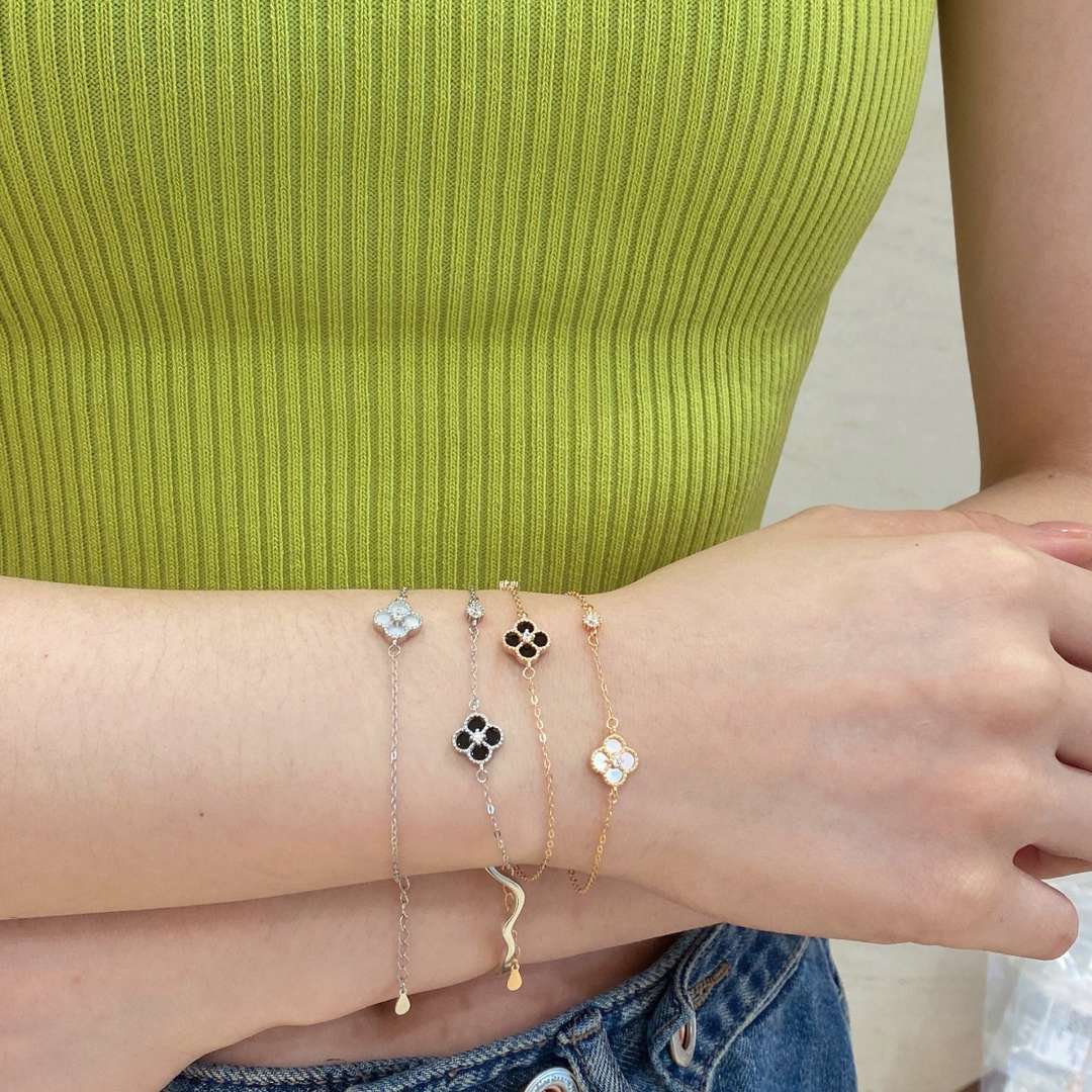 [Joyas Regalia] Delicada pulsera de trébol de cuatro hojas