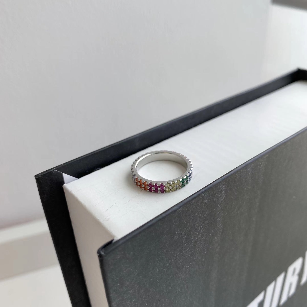 [Regalia jewelry]Unique Colorful Round Cut Tennis Ring