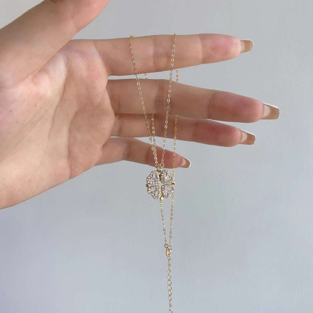 [Joyas Regalia]Collar con forma de flor tallada en forma de corazón adornado