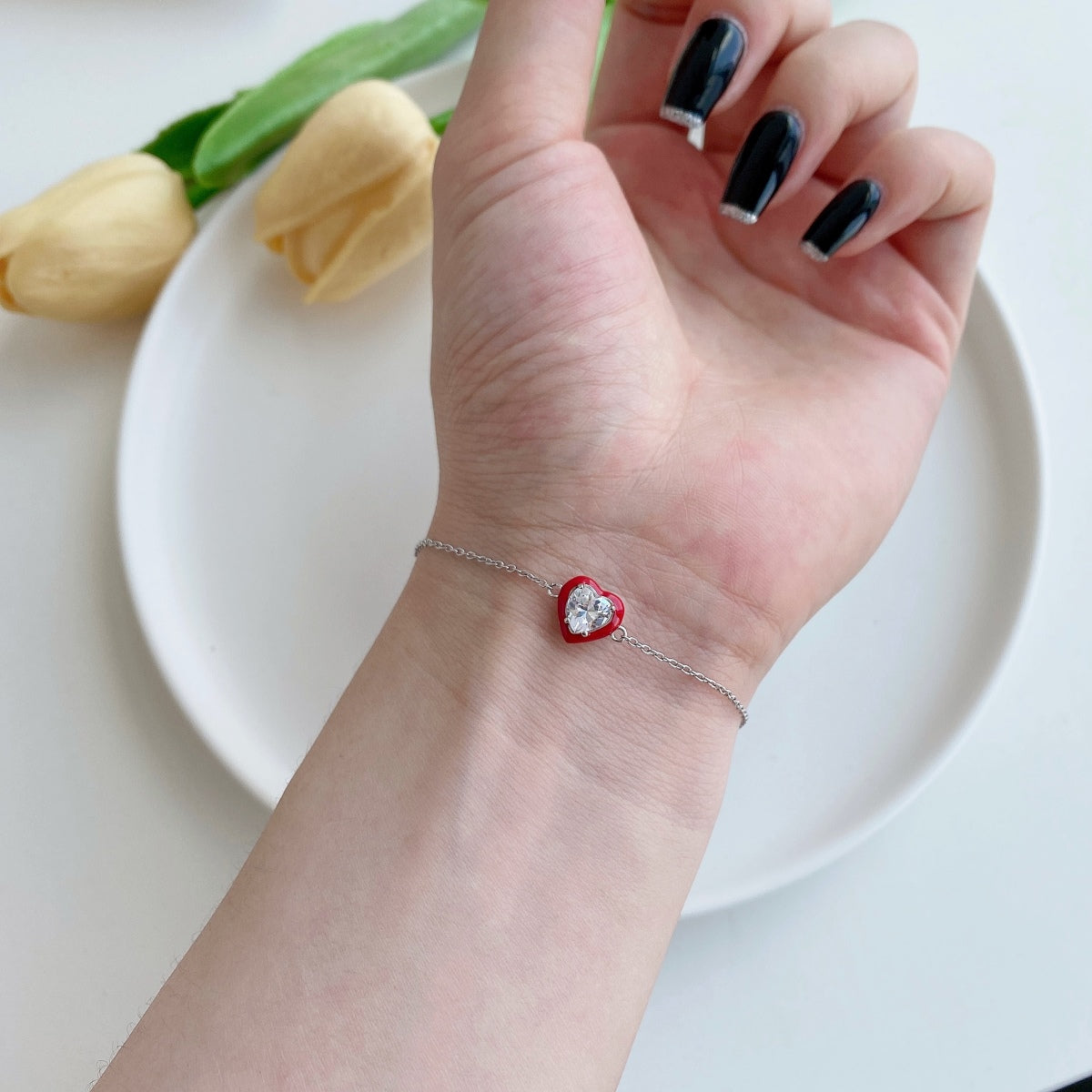 [Joyas Regalia] Pulsera romántica con forma de corazón brillante para enamorados
