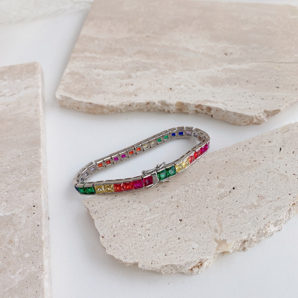 [Joyas Regalia] Pulsera de tenis con corte princesa, radiante y colorida