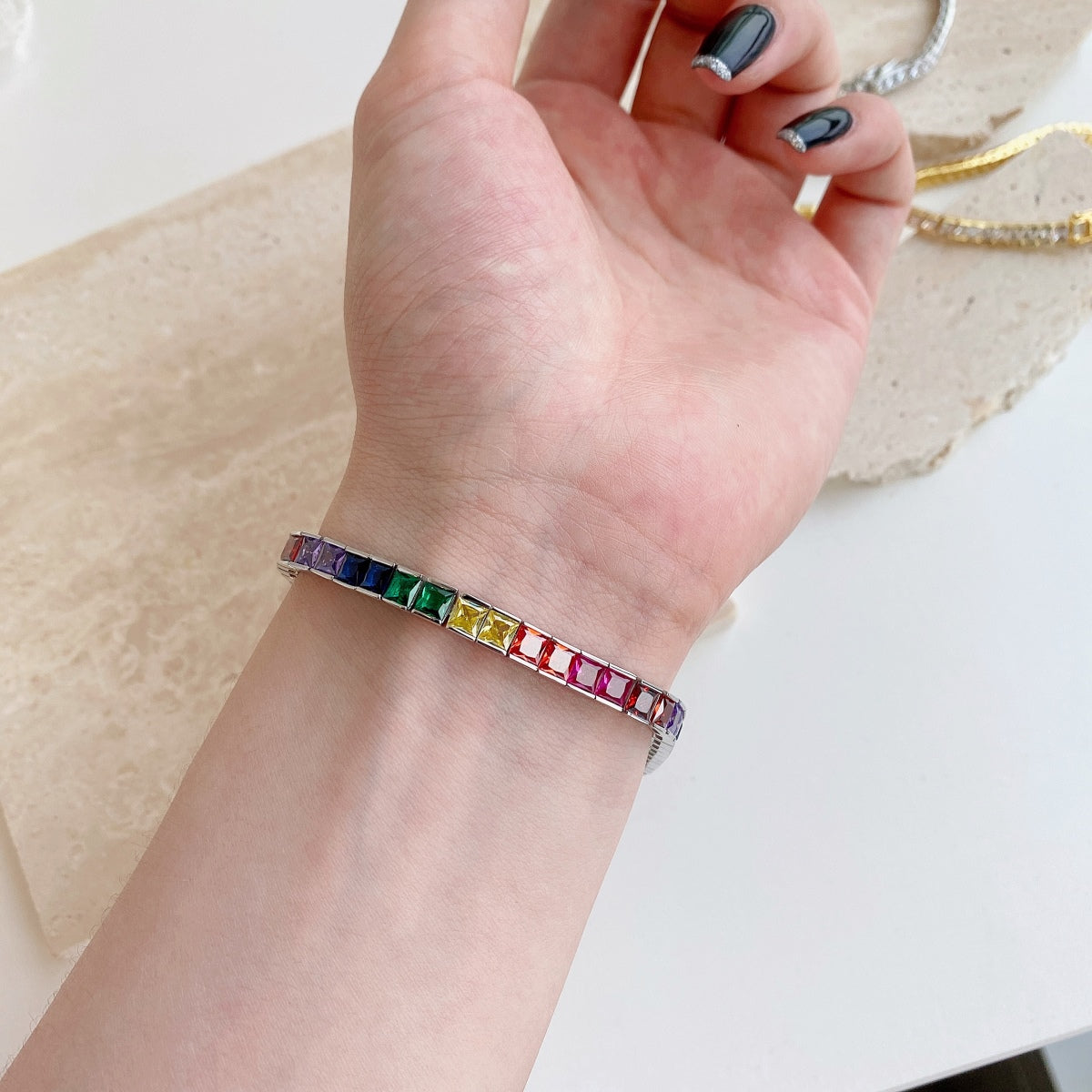[Joyas Regalia] Pulsera de tenis con corte princesa, radiante y colorida