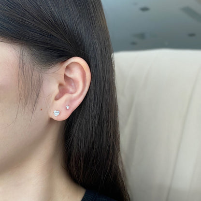 [Joyas Regalia] Pendientes sencillos con forma de corazón brillante