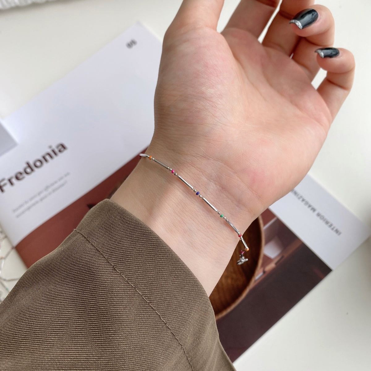 [Joyas Regalia] Pulsera única y colorida para uso diario