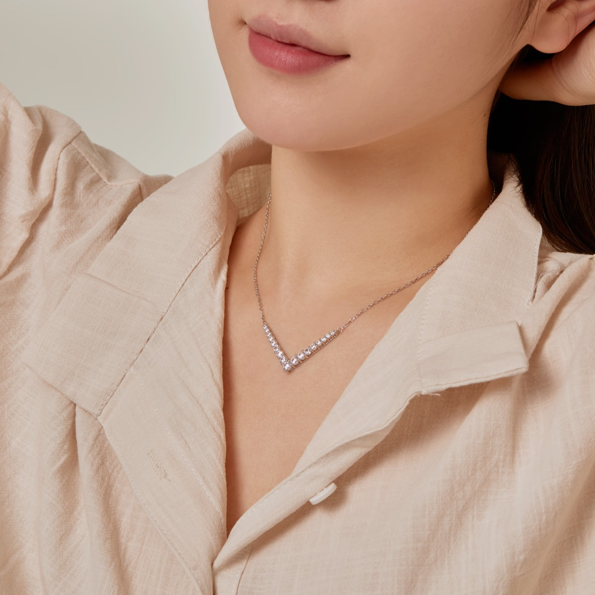 [Joyas Regalia]Collar adornado de corte redondo