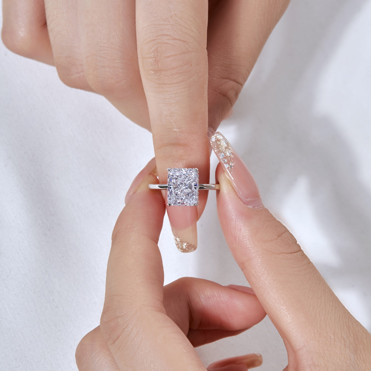 [Joyas Regalia] Anillo de banquete de 4,0 quilates con corte radiante y ornamentado