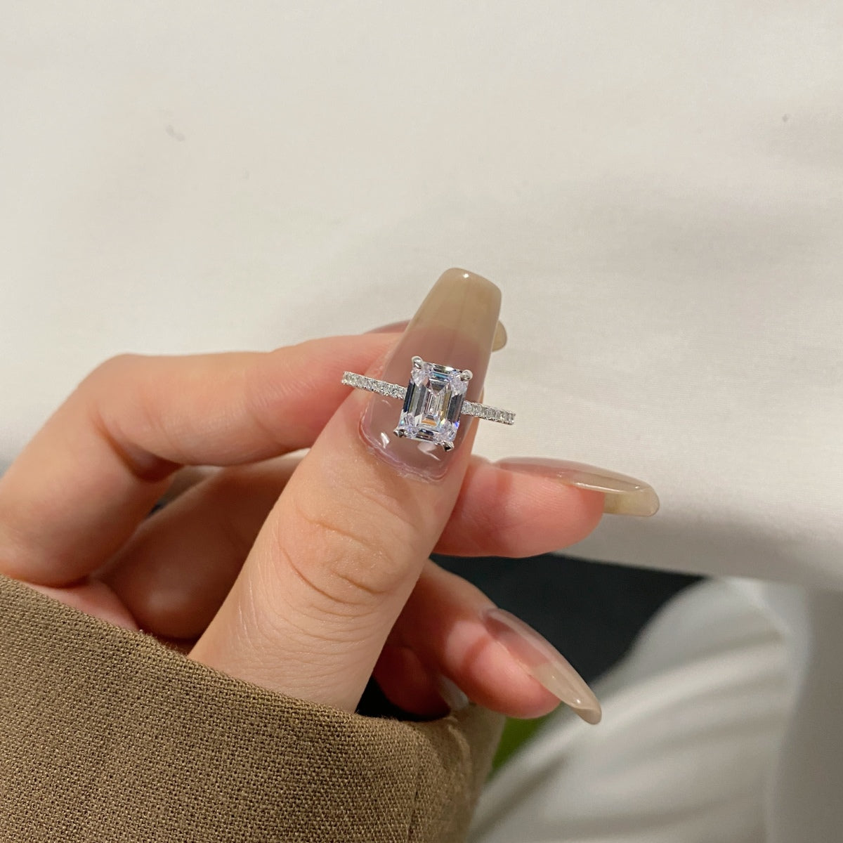 [Bijoux Regalia] Bague de fête ornée scintillante de 2,0 carats avec taille radiante