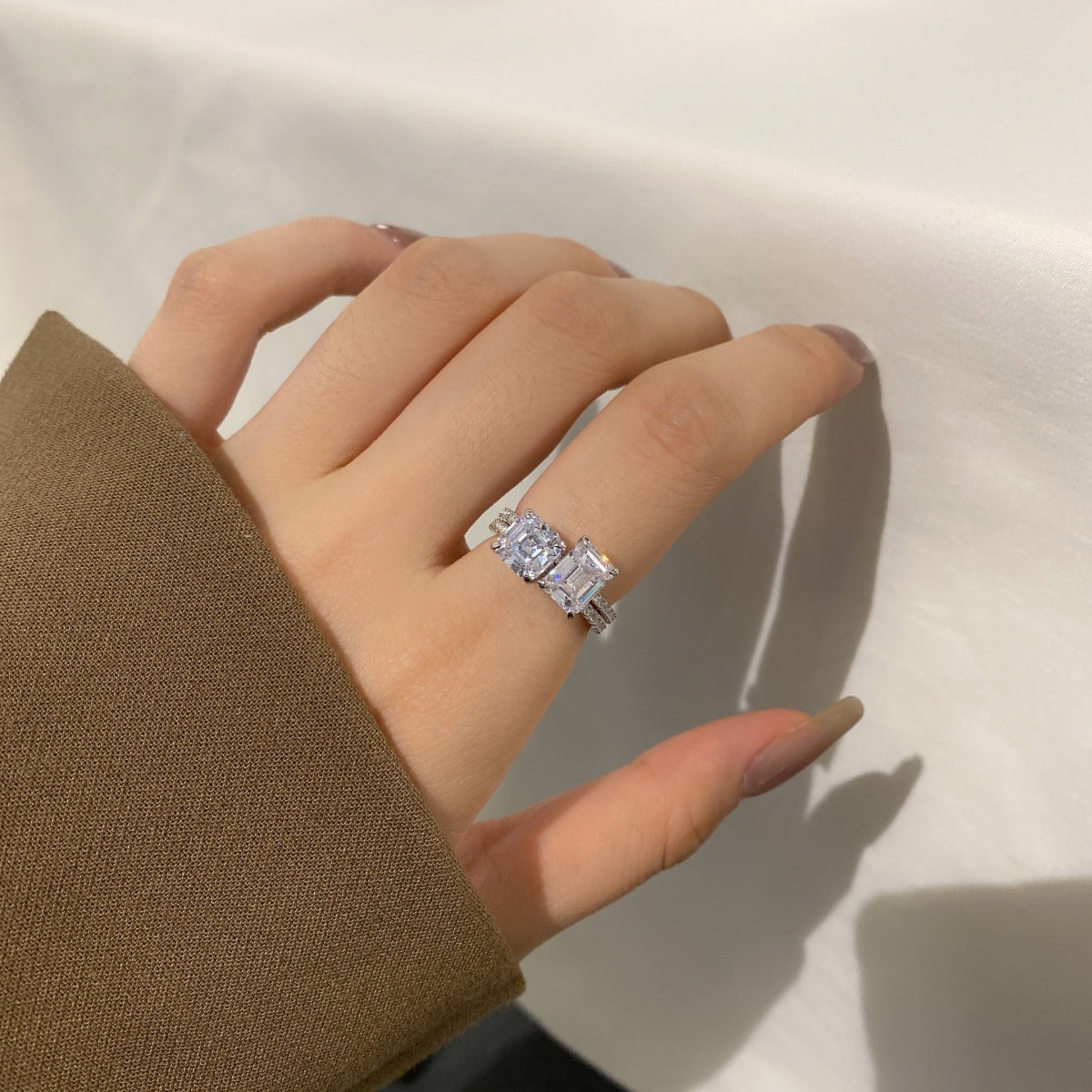 [Bijoux Regalia] Bague de fête ornée scintillante de 2,0 carats avec taille radiante