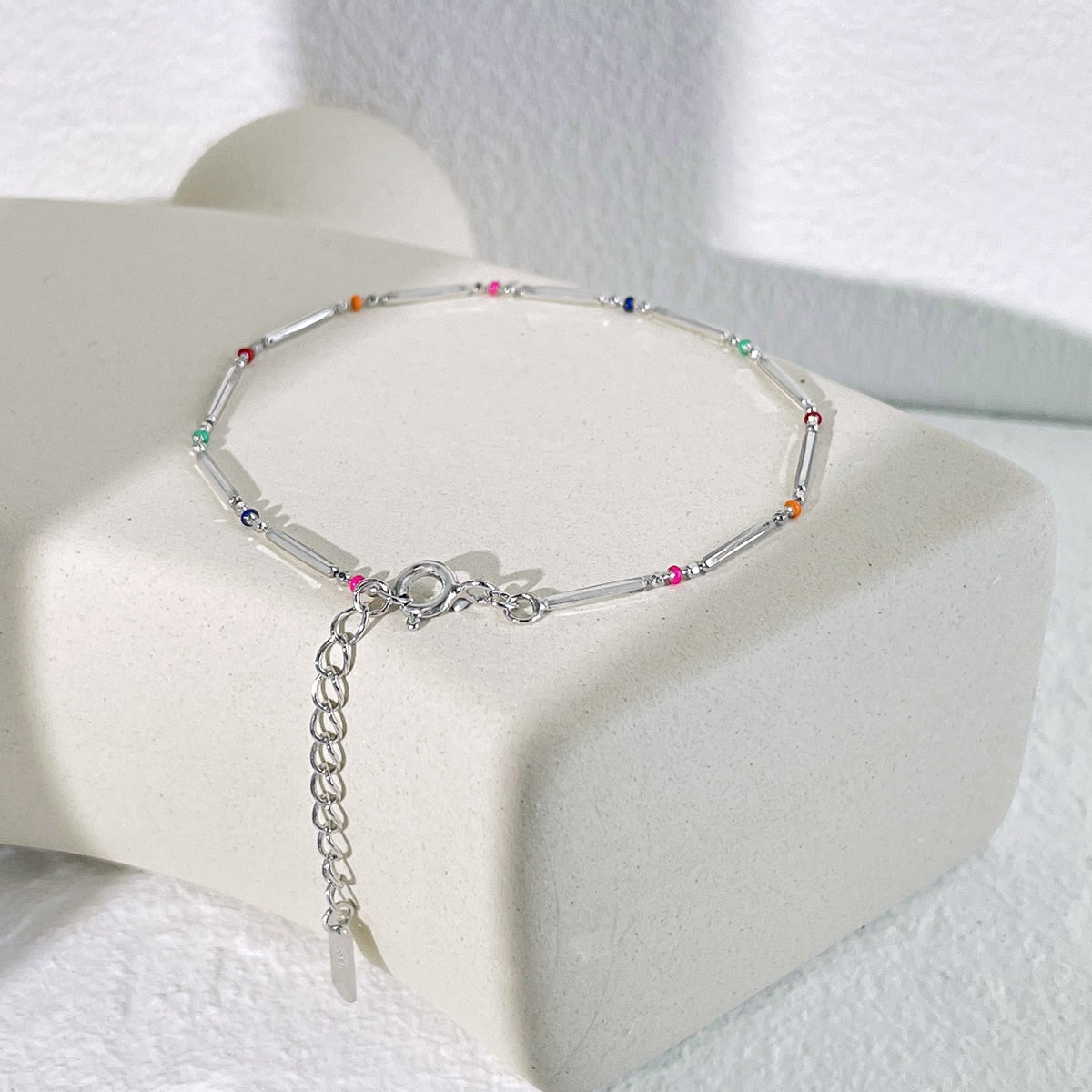 [Joyas Regalia] Pulsera única y colorida para uso diario