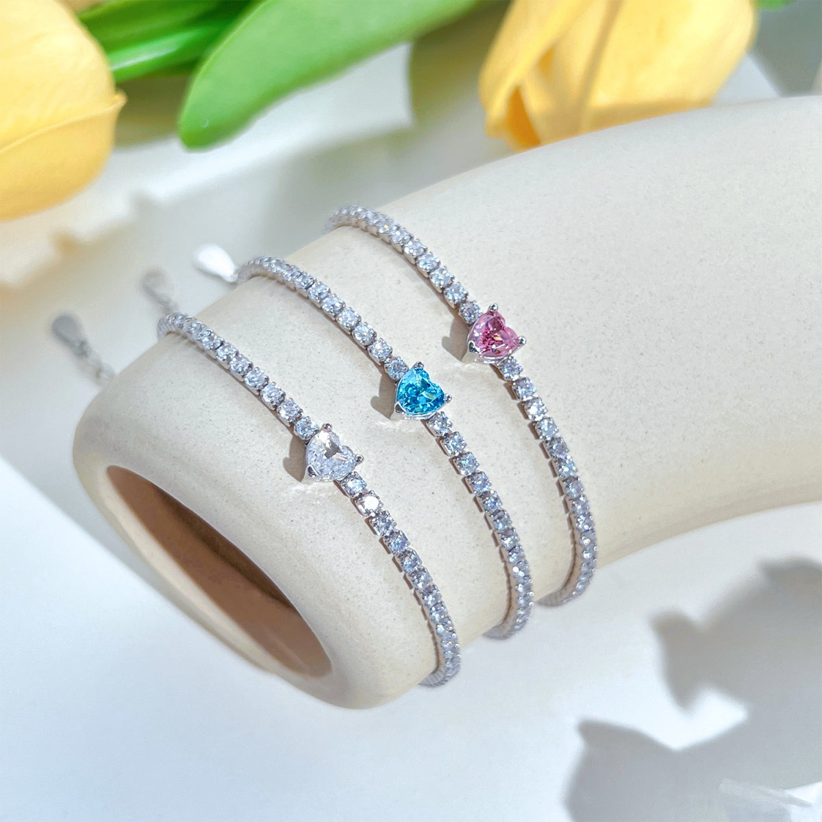 [Joyería Regalia] Pulsera elegante con forma de corazón romántico de 0,5 quilates