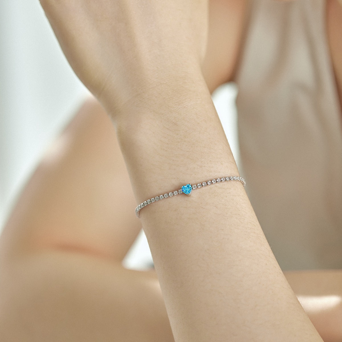 [Joyería Regalia] Pulsera elegante con forma de corazón romántico de 0,5 quilates