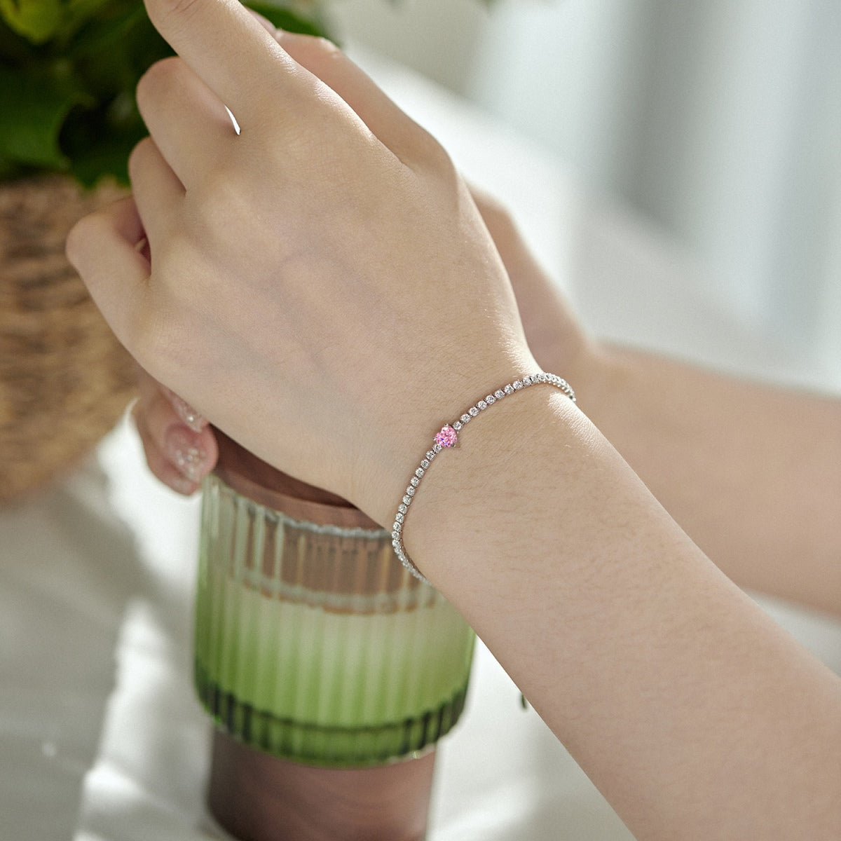 [Joyería Regalia] Pulsera elegante con forma de corazón romántico de 0,5 quilates