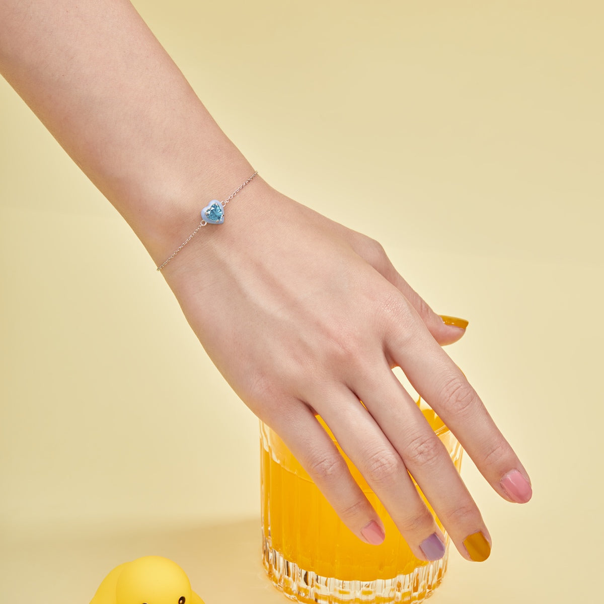 [Joyas Regalia] Pulsera romántica con forma de corazón brillante para enamorados